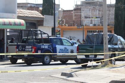 Tres lesionados por impactos de arma de fuego frente a un anexo