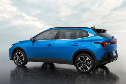 Vehículo con motor económico, estética SUV, fabricado en México, 7 años garantía