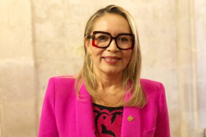 Yarabí Ávila acusa a Eduardo Tena por dañar imagen UMSNH Morelia