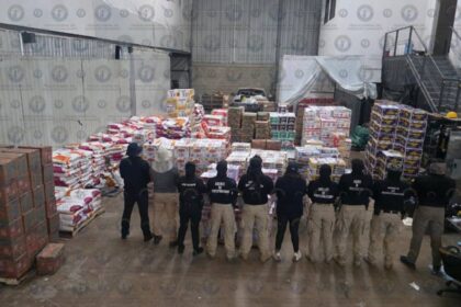 Autoridades de León recuperan mil costales de mercancía robada