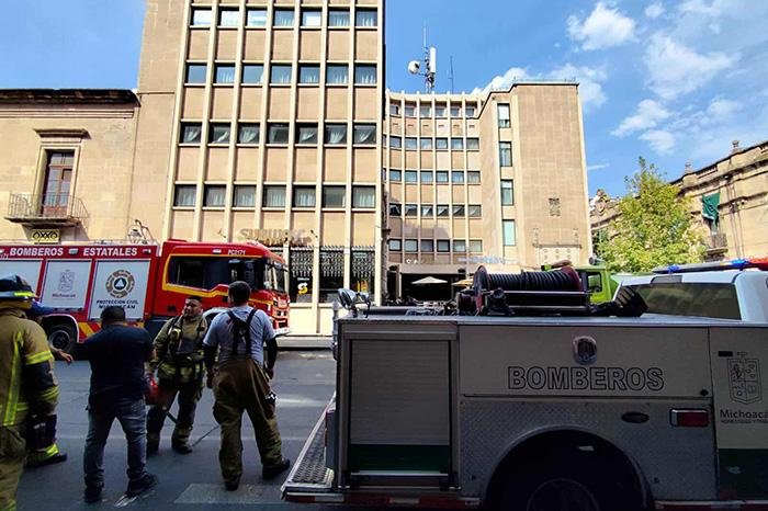 Bomberos controlan conato de incendio en Hotel Alameda de Morelia