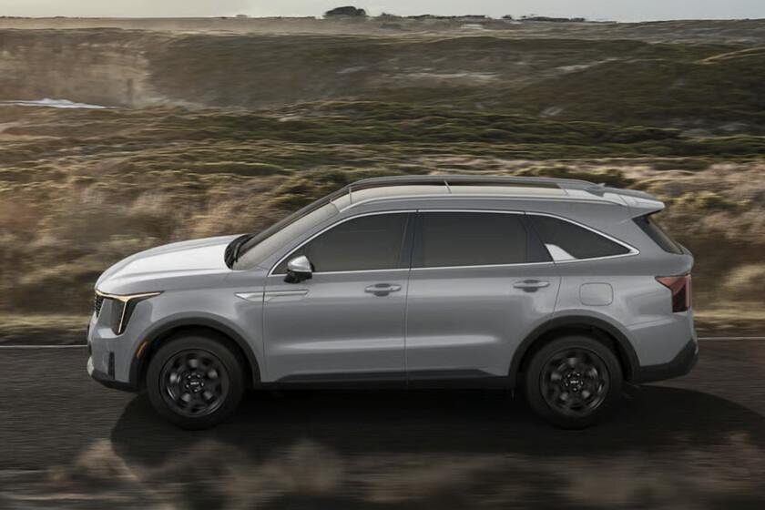 Camioneta 3 filas, motor turbo, 7 años garantía, equipamiento completo