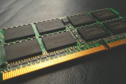 CEO de Phison advierte: escasez de DRAM amenaza productos y fabricantes