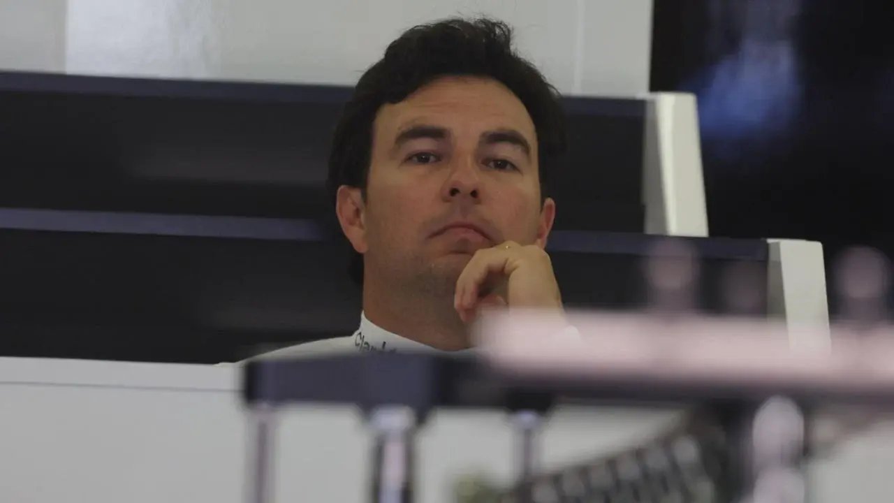 Checo Pérez logra mejor tiempo para Cadillac en pretemporada y queda 14.º