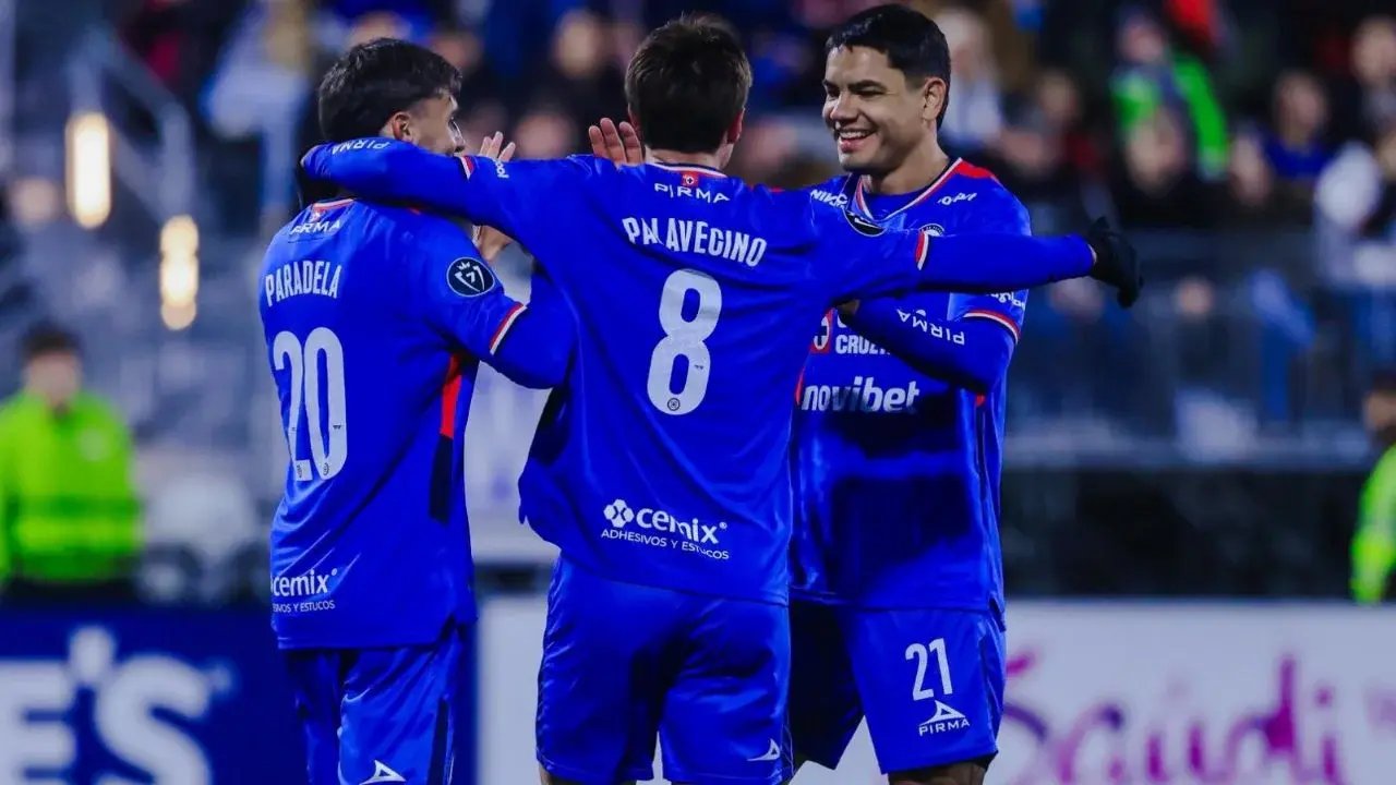 Cruz Azul golea de visita a Vancouver FC y roza octavos