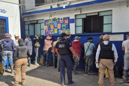 Detienen en Guanajuato capital a 17 presuntos integrantes de banda "lupios"