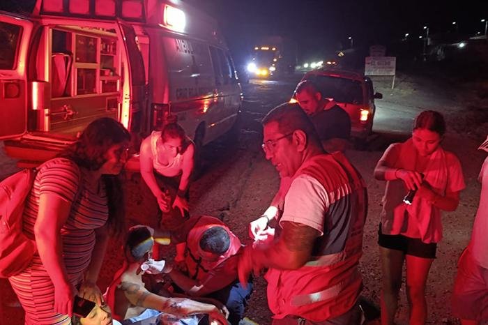 Dos heridos tras accidente de motocicleta en Huetamo, Michoacán