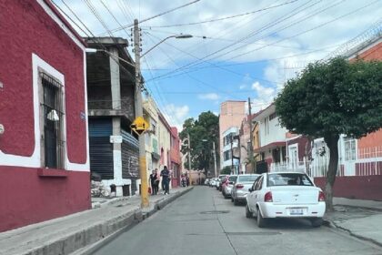 ¿En qué ciudad o estado debe enfocarse el título?