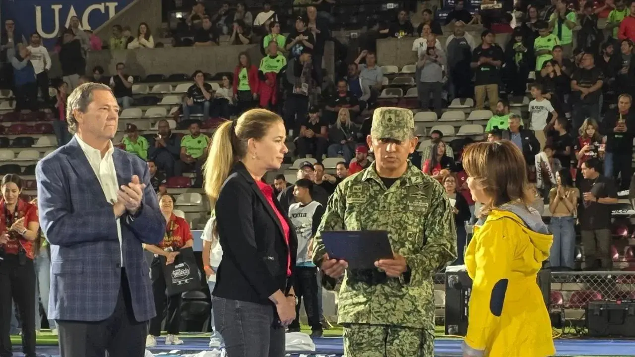 Esposo de Alejandra de la Vega hospitalizado tras malestar contra Atlas