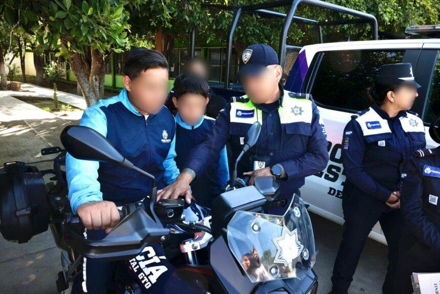 Estudiantes de secundaria participan en Feria de Proximidad en Silao, Guanajuato