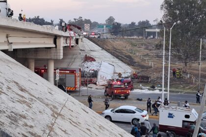 Fallecen dos mujeres en accidente; autoridades locales investigan
