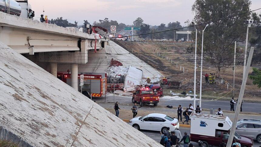 Fallecen dos mujeres en accidente; autoridades locales investigan