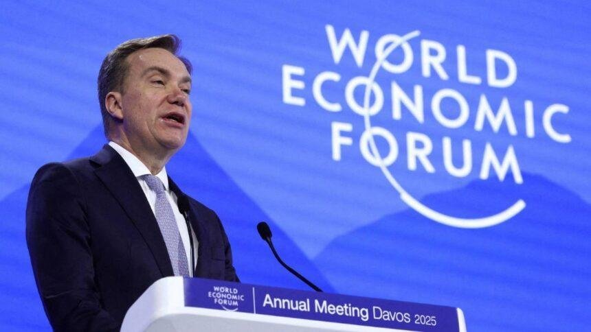 Ginebra: Foro Económico Mundial investiga a su presidente por mensajes sobre Epstein