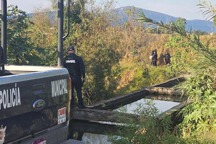 Identifican cadáver hallado maniatado en canal de Zamora, Michoacán