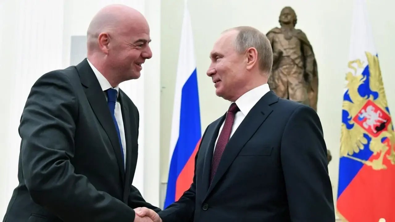 Infantino propone levantar la suspensión de Rusia en la FIFA