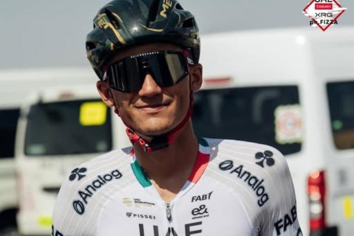 Isaac del Toro inicia temporada y vence al esprint en México