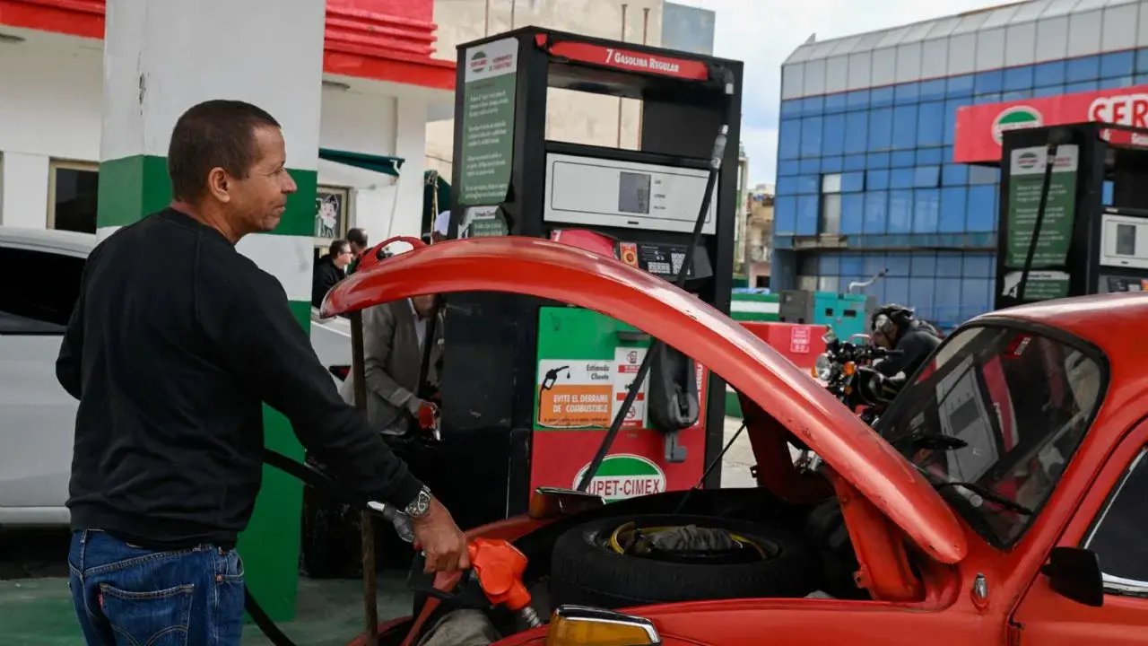 La Habana: Rusia mantendrá suministro de petróleo a Cuba, afirma embajador
