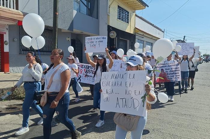 Marcha en Uruapan, Michoacán, exige justicia por Jazmín, menor asesinada