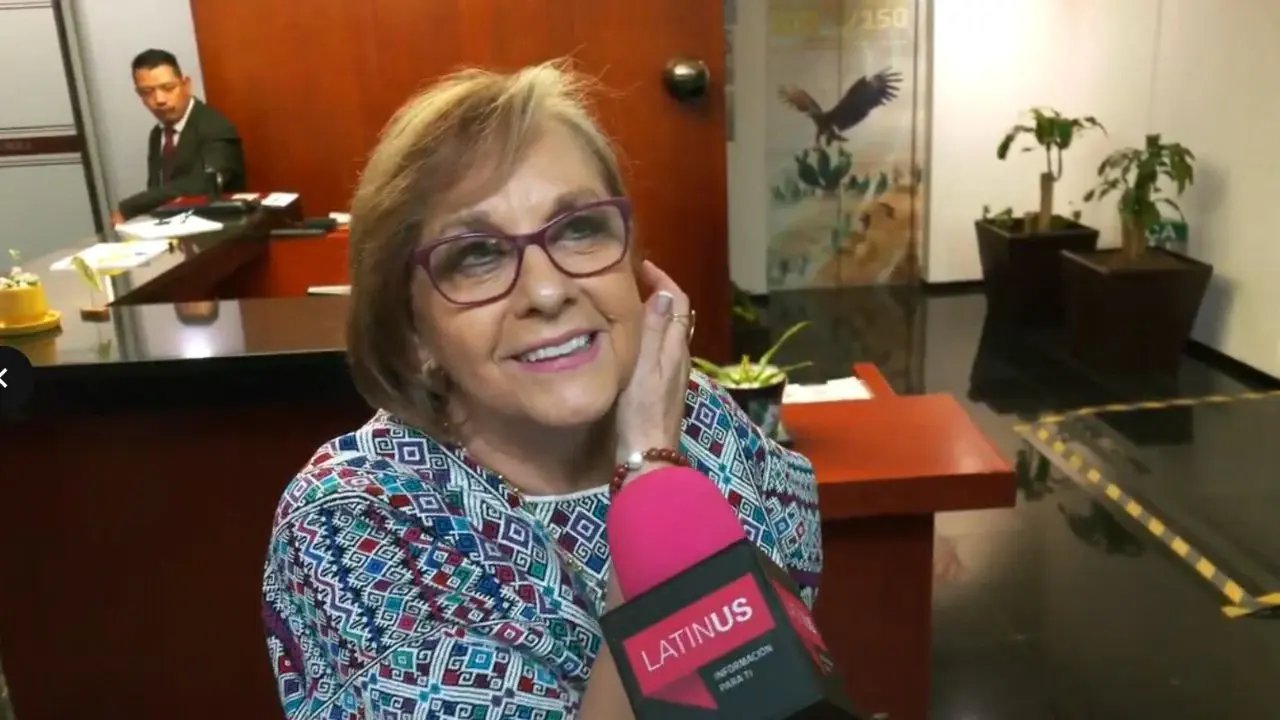 Morenistas exigen reabrir salón de belleza en el Senado de la CDMX