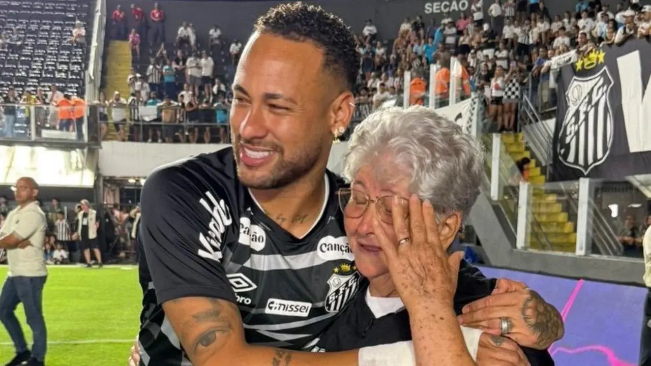 Neymar cumple el sueño de una abuelita: "Ahora sí puedo estar tranquila"