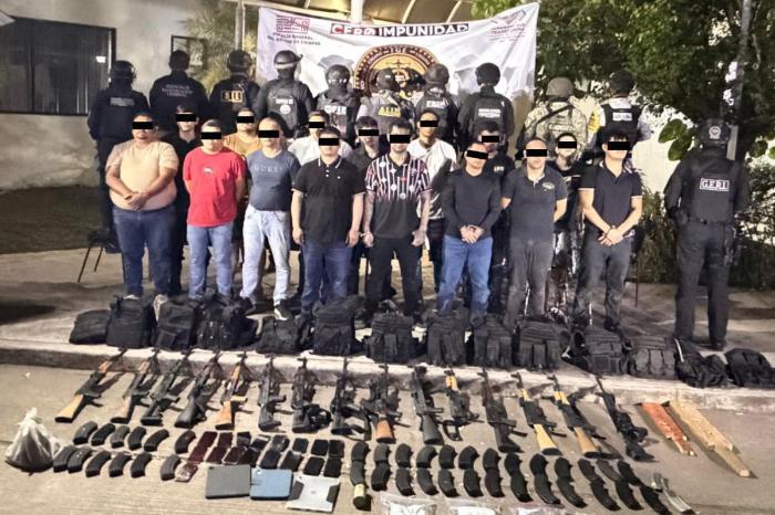 Operativo en Tapachula: 15 detenidos, 15 armas largas, droga y nueve vehículos