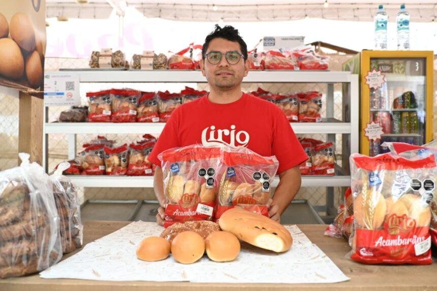 Óscar Vera Mora, panificador de Acámbaro, Guanajuato, preserva tradición y orgullo