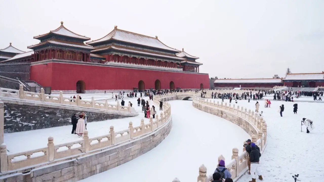 Pekín elimina requisito de visado para ciudadanos de Reino Unido y Canadá