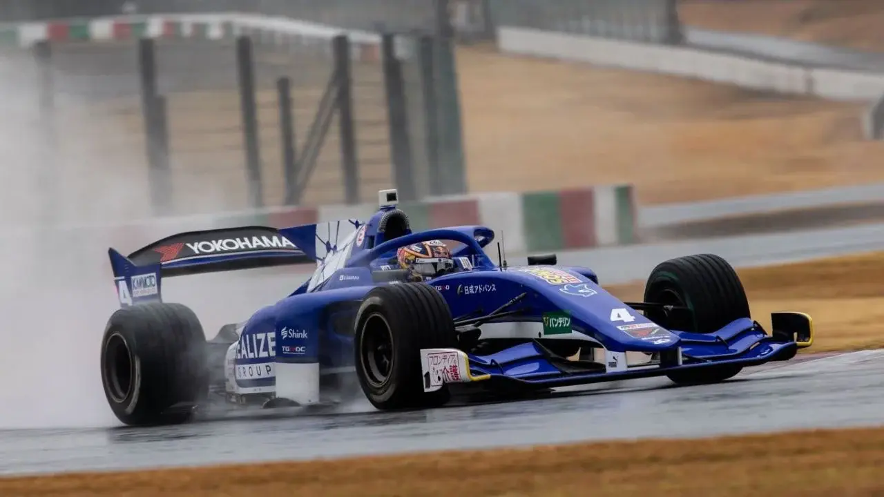 Piloto reserva de Williams ileso tras volcar en Super Fórmula Japón