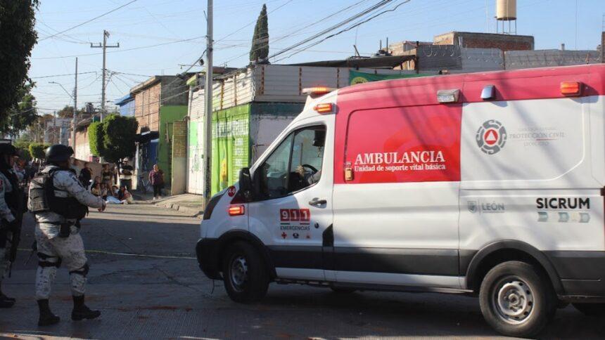 Riña en León deja un muerto y cuatro heridos, incluidos dos policías