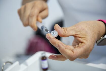 SSG aplicó más de 6,000 dosis contra sarampión en 15 macropuntos