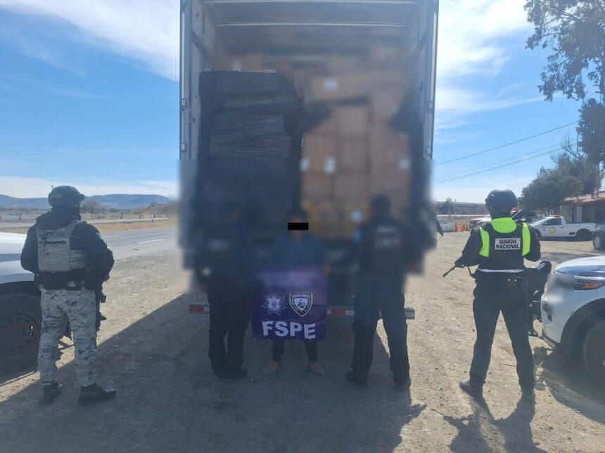 SSP asegura tractocamión con 17.2 toneladas de electrónicos en Guanajuato