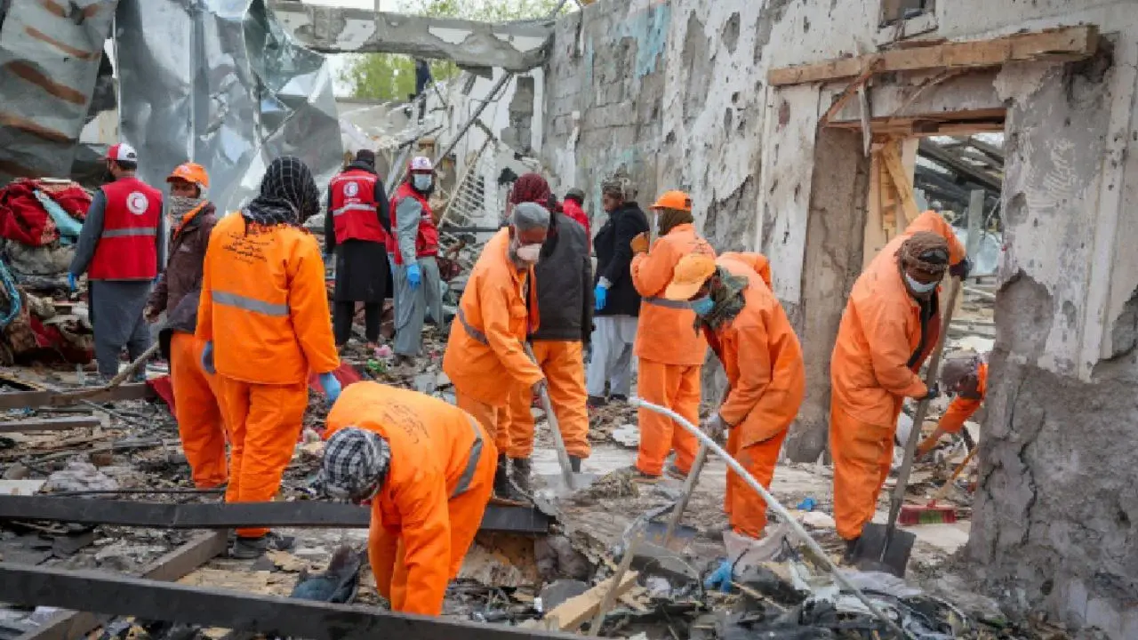 Afganistán: 400 muertos tras ataque paquistaní a hospital, India denuncia masacre