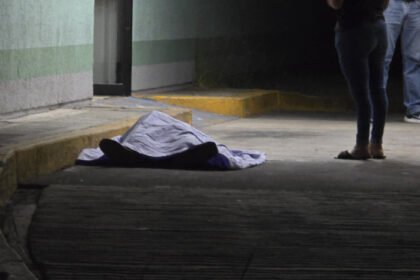 Agresión armada en la ciudad deja un joven muerto y taxista herido