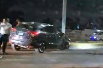 Aparatoso choque entre dos vehículos en Libramiento Norte de Morelia