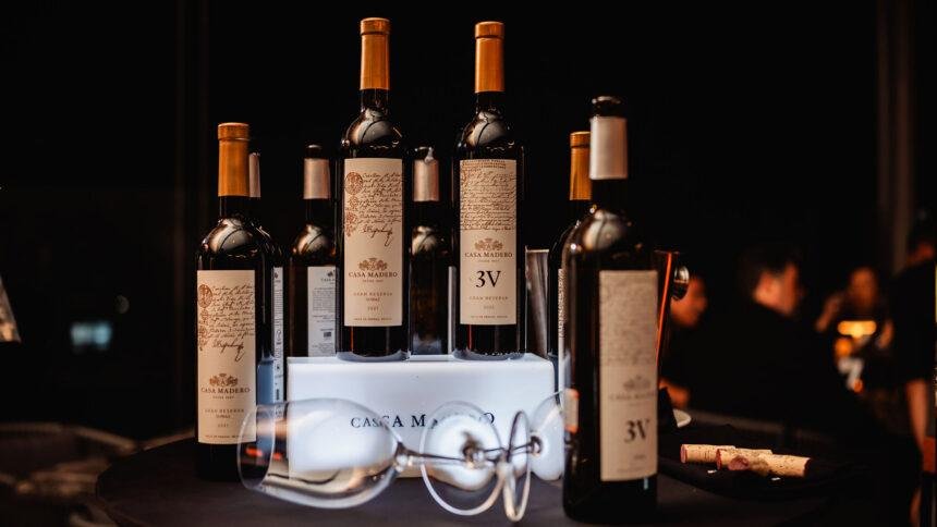 Aquí tienes tres opciones con estilo de revista (todas ≤12 palabras y sin exagerar):

1) "El legado que llega a Costa Rica: ¿qué cambia para el país?"  
2) "Su legado desembarca en Costa Rica: impacto y próximos pasos"  
3) "Cuando su legado toca Costa Rica: historias y cambios por venir"

¿Prefieres un tono más formal, más provocador o más informativo?