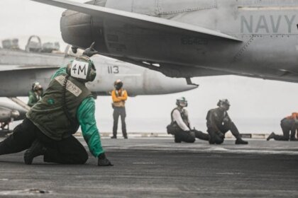 Ataque con misiles iraníes a base saudí deja 10 militares estadounidenses heridos