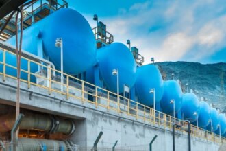 Ataques a plantas desalinizadoras en Emiratos Árabes Unidos amenazan agua potable