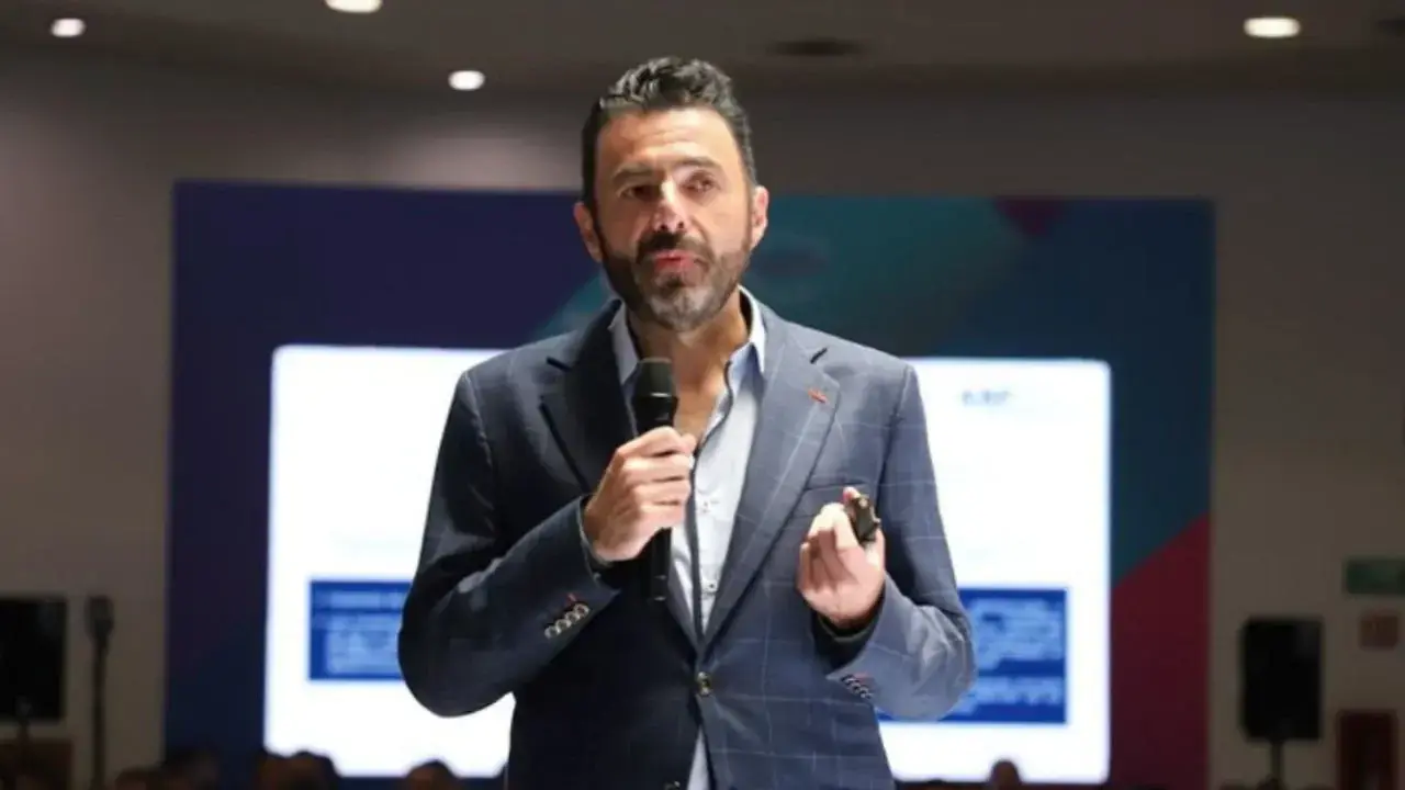 Aureliano Hernández busca titularidad de la ASF; vínculo con exsecretario de Sheinbaum