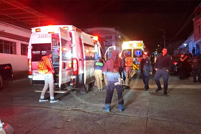 Automovilista baleado tras persecución al norte de Uruapan, Michoacán