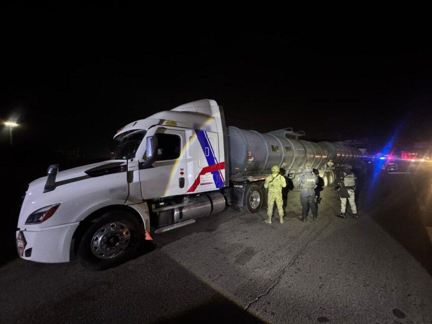 Autoridades aseguran 120,000 litros en Celaya y Apaseo el Grande; cuatro detenidos