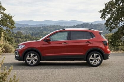 Camioneta con motor turbo, consumo reducido, equipamiento completo, garantía 5 años