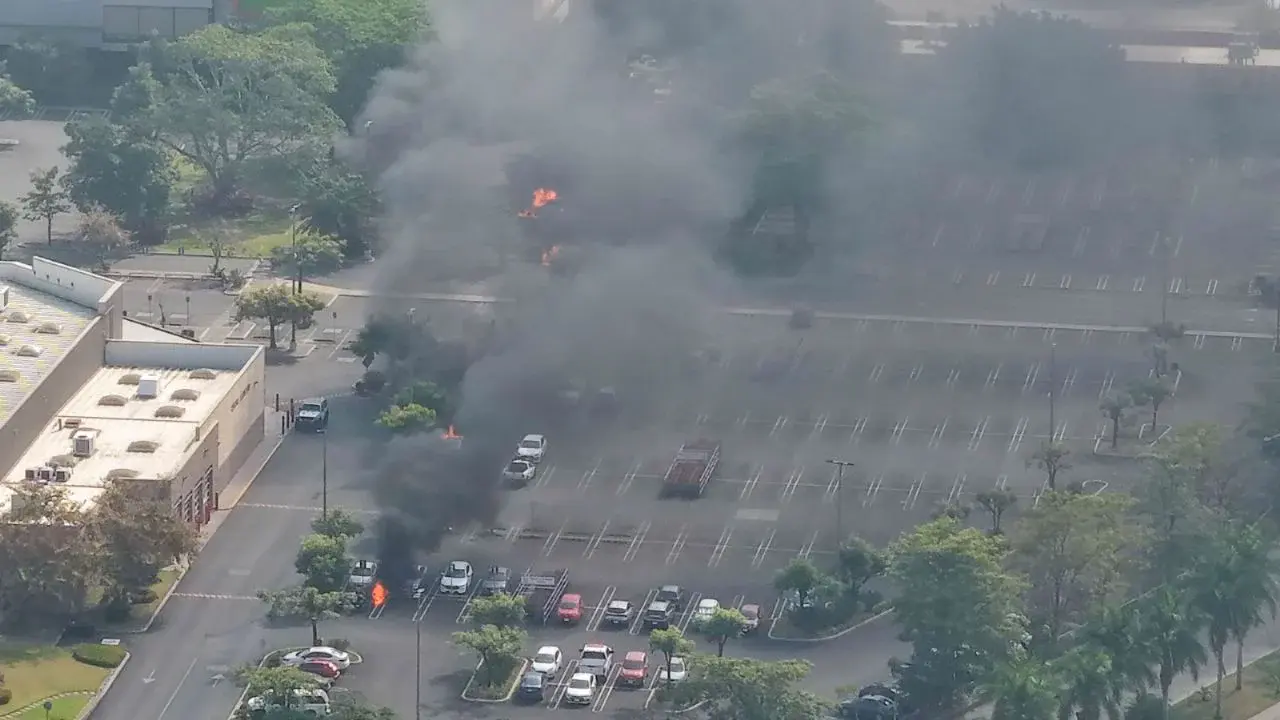 Canacar: 200 vehículos atacados, dos operadores asesinados por abatimiento de "El Mencho"