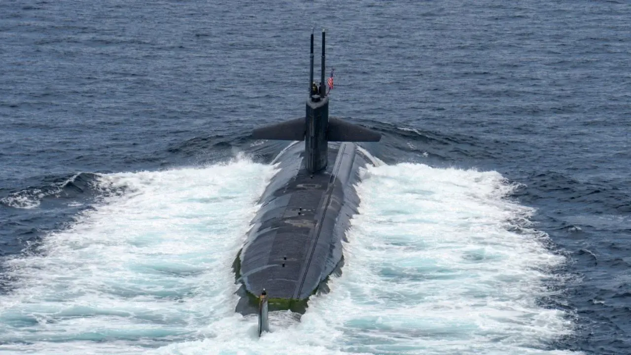 Canberra niega vínculo con ataque a buque iraní tras marinos a bordo