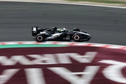 Checo Pérez eliminado en Q1; saldrá 19.º en el GP de Japón