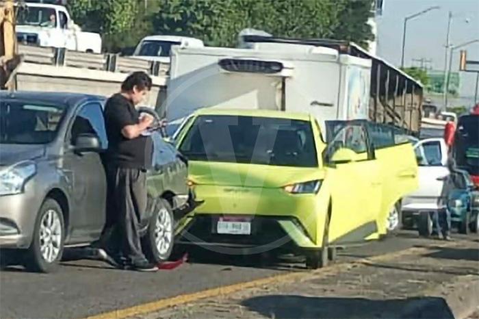 Choque múltiple en salida a Salamanca colapsa la Morelos en Guanajuato