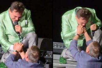 Cristian Castro detiene concierto para besar la mano de Julio César Chávez