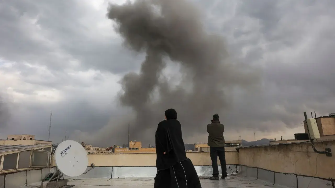 Embajada de EU en Riad atacada con drones; explosión e incendio