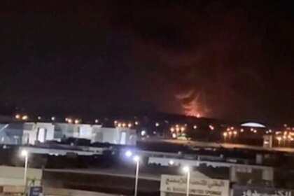 En Dubái, ataque iraní impacta buque petrolero kuwaití en puerto