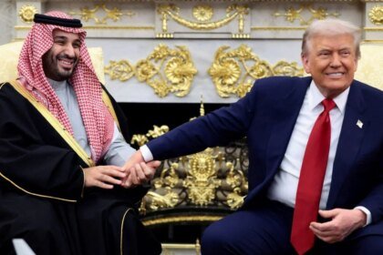 En Washington, príncipe saudí urge a Trump a mantener ofensiva contra Irán