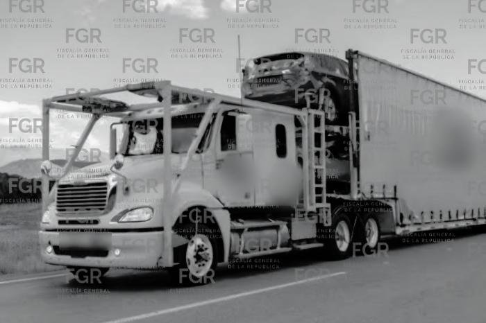 FGR investiga robo de nodrizas en Autopista de Occidente, Estado de México